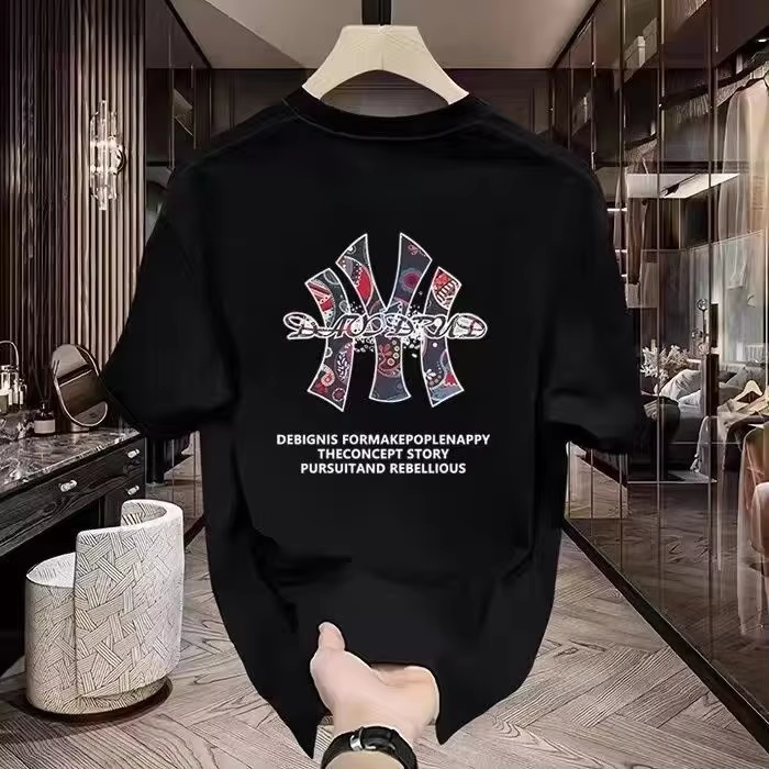 Streetwear Brand With A Logo - Camiseta Clássica de Algodão com Logo