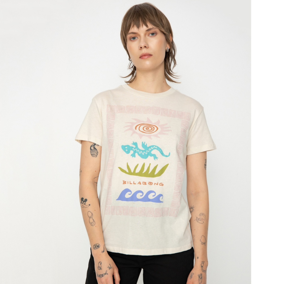 Camiseta Clássica com Logo Bil - Streetwear Brand With A Logo avaliação e preço